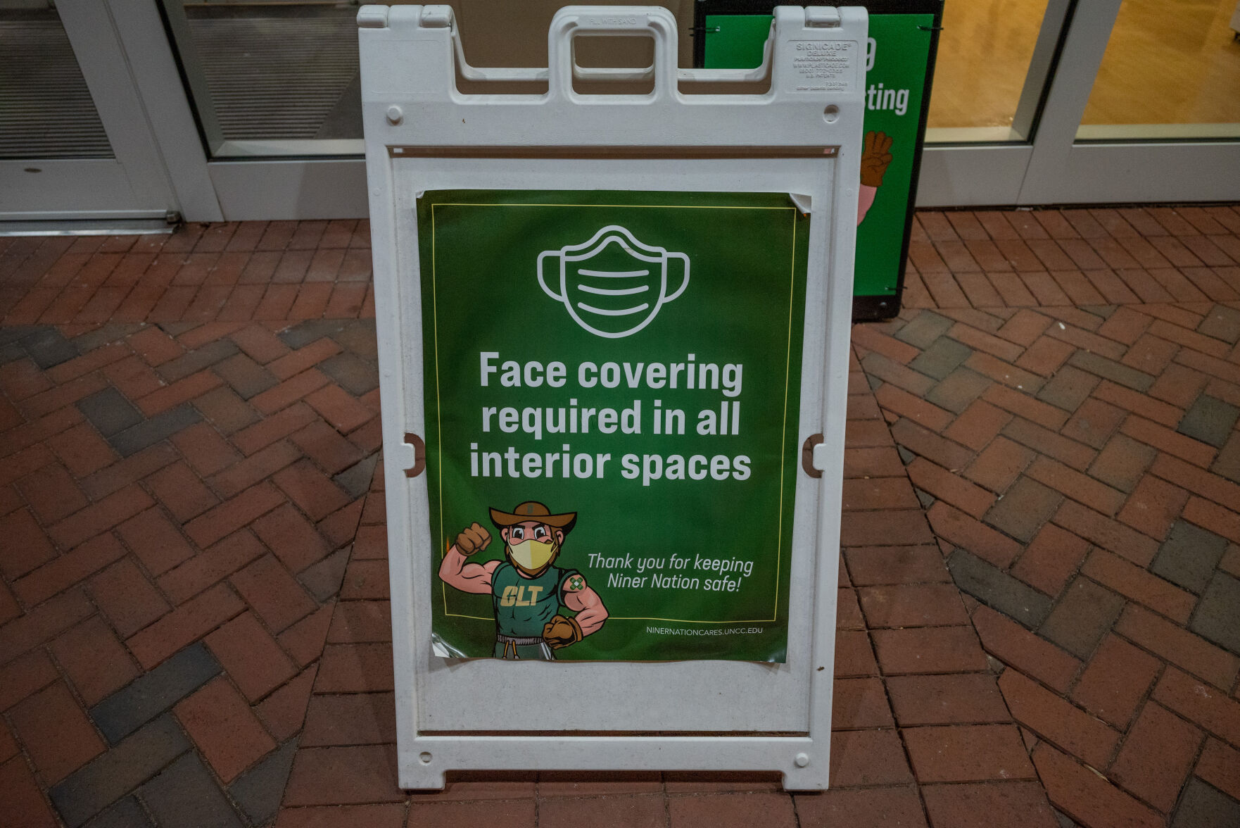 Mask sign